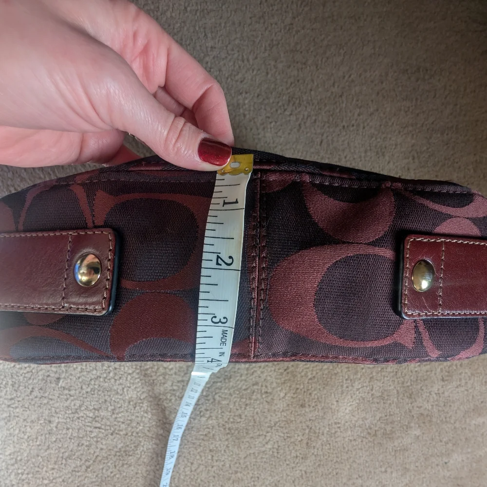 Coach Signature Zoe Bag - Picture 8 of 9